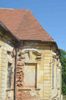 St�echou zat�kalo a� do m�stnost� a po�kozen� okapy se na budov� t� podepsaly